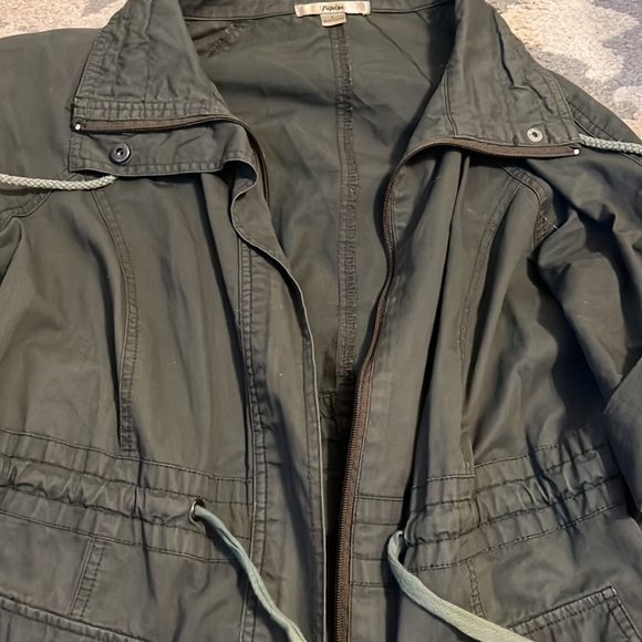 Green short sleeve jacket - Picture 3 of 4